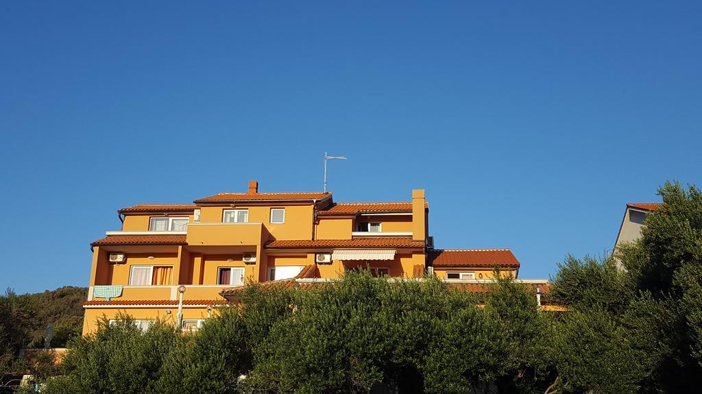 Apartments Melita Супетарска-Драга Экстерьер фото